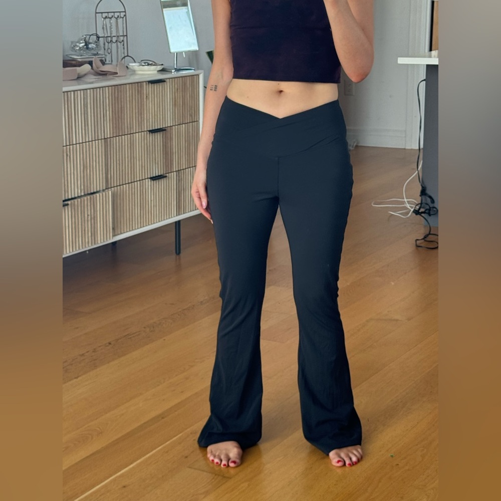 Amazon Essentials Women's Black Flare Pants